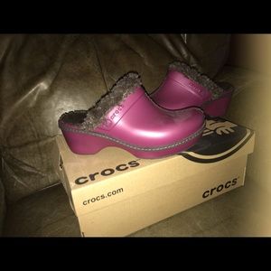 New in box- Magenta colored Crocs w/fur lining